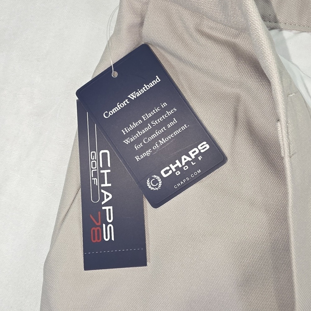 Chaps Golf 78 Men's Beige UPF 50 Stay Dry Fabric Shorts Size 42 - Picture 2 of 7